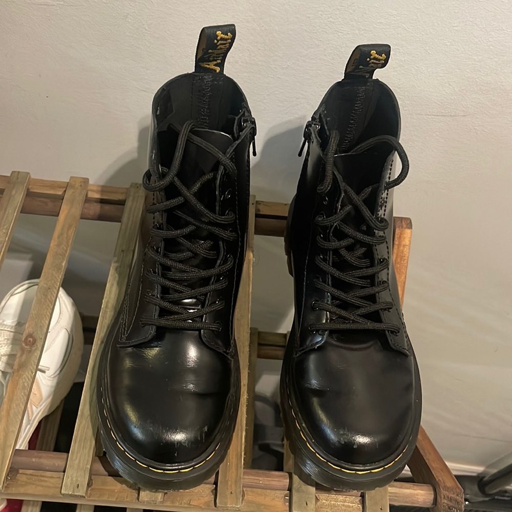 Kids used Dr Marten boots size 3